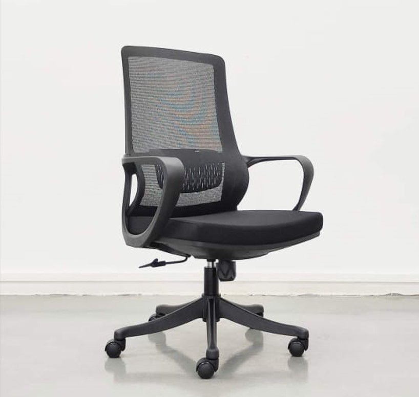 Cadeira rotativa especial Ergonomica em tecido costa baixa